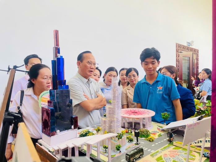 Gần 8.000 người tham gia Ngày hội kết nối Phát triển Giáo dục Mầm non tại Bình Chánh- Ảnh 1. Gần 8.000 người tham gia Ngày hội kết nối Phát triển Giáo dục Mầm non tại Bình Chánh- Ảnh 1.