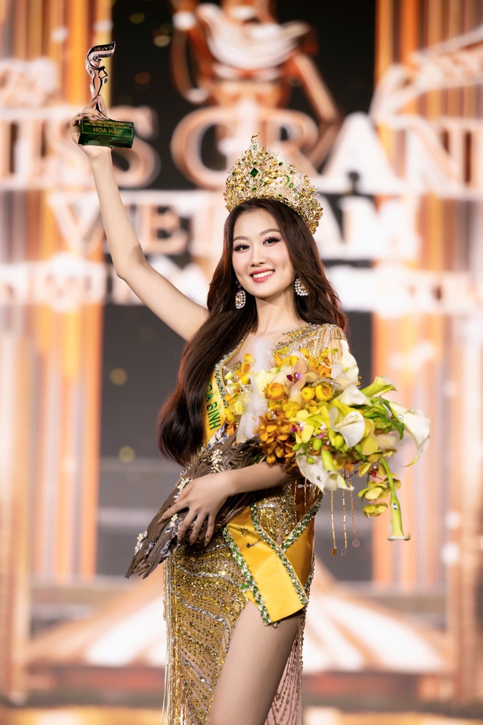 Vụ Sen Vàng bị xuyên tạc: Cục phát thanh, truyền hình và thông tin điện tử vào cuộc- Ảnh 4. Vụ Sen Vàng bị xuyên tạc: Cục phát thanh, truyền hình và thông tin điện tử vào cuộc- Ảnh 4.