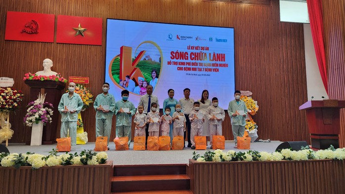 10 tỉ đồng hỗ trợ kinh phí điều trị cho trẻ em mắc bệnh hiểm nghèo- Ảnh 4. 10 tỉ đồng hỗ trợ kinh phí điều trị cho trẻ em mắc bệnh hiểm nghèo- Ảnh 4.