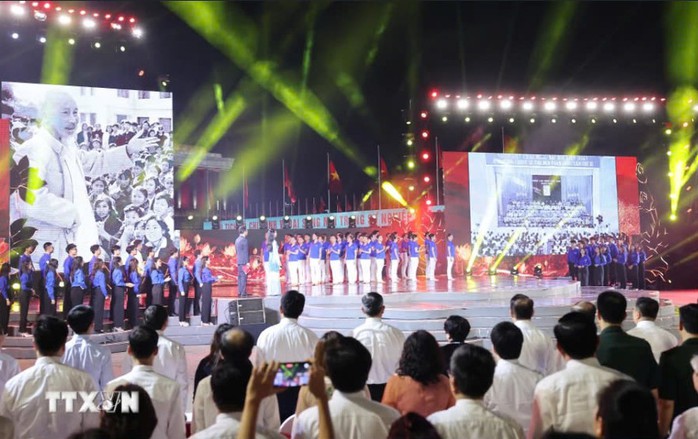 Tổng Bí thư, Chủ tịch nước Tô Lâm dự chương trình chính luận nghệ thuật đặc biệt "Lời Người để lại"- Ảnh 9. Tổng Bí thư, Chủ tịch nước Tô Lâm dự chương trình chính luận nghệ thuật đặc biệt "Lời Người để lại"- Ảnh 9.