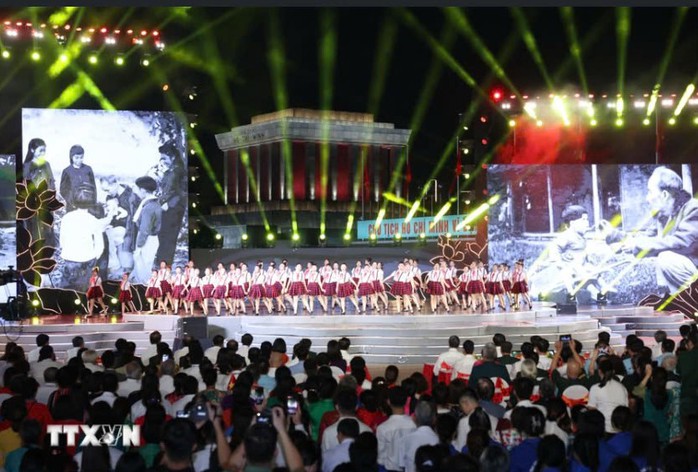 Tổng Bí thư, Chủ tịch nước Tô Lâm dự chương trình chính luận nghệ thuật đặc biệt "Lời Người để lại"- Ảnh 6. Tổng Bí thư, Chủ tịch nước Tô Lâm dự chương trình chính luận nghệ thuật đặc biệt "Lời Người để lại"- Ảnh 6.