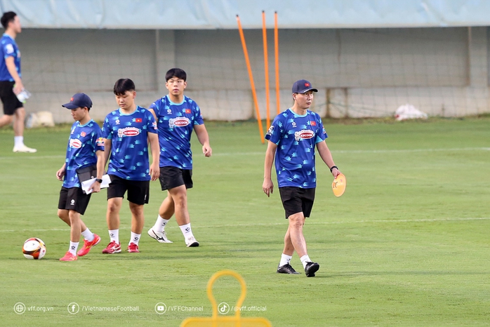 Phan Văn Đức nói gì khi trở lại đội tuyển Việt Nam?- Ảnh 3. Phan Văn Đức nói gì khi trở lại đội tuyển Việt Nam?- Ảnh 3.
