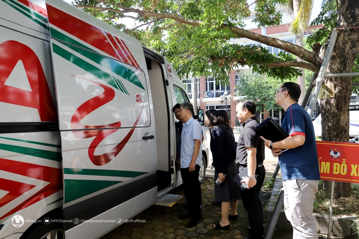 Thêm hai xe VAR được tăng cường cho V-League 2024-2025- Ảnh 1. Thêm hai xe VAR được tăng cường cho V-League 2024-2025- Ảnh 1.
