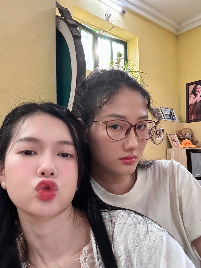 Tất tần tật về "Như chài trai" ở "Đi giữa trời rực rỡ"- Ảnh 1. Tất tần tật về "Như chài trai" ở "Đi giữa trời rực rỡ"- Ảnh 1.