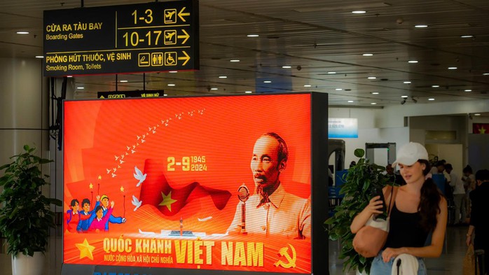 Những hình ảnh đặc biệt tại sân bay Nội Bài dịp Quốc khánh 2-9- Ảnh 5. Những hình ảnh đặc biệt tại sân bay Nội Bài dịp Quốc khánh 2-9- Ảnh 5.