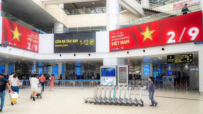 Những hình ảnh đặc biệt tại sân bay Nội Bài dịp Quốc khánh 2-9- Ảnh 9. Những hình ảnh đặc biệt tại sân bay Nội Bài dịp Quốc khánh 2-9- Ảnh 9.