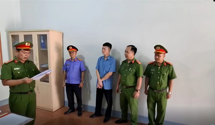 Khởi tố 1 giám đốc chi nhánh văn phòng đăng ký đất đai nhận hối lộ- Ảnh 1. Khởi tố 1 giám đốc chi nhánh văn phòng đăng ký đất đai nhận hối lộ- Ảnh 1.