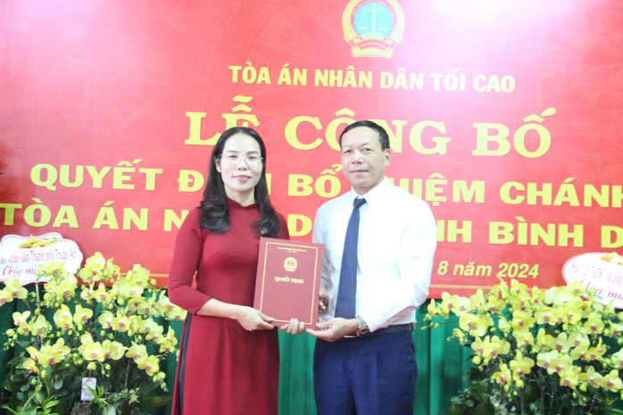 Bà Nguyễn Thị Tuyết Thanh giữ chức Chánh án TAND tỉnh Bình Dương - Ảnh 1. Bà Nguyễn Thị Tuyết Thanh giữ chức Chánh án TAND tỉnh Bình Dương - Ảnh 1.