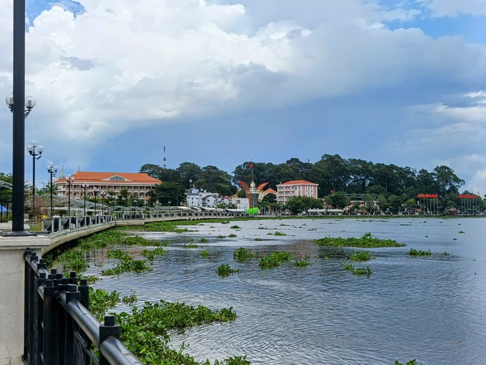 Hình ảnh biểu tượng "Cánh hoa dầu" 10 tỉ đồng sắp ra mắt ở Thủ Dầu Một- Ảnh 3. Hình ảnh biểu tượng "Cánh hoa dầu" 10 tỉ đồng sắp ra mắt ở Thủ Dầu Một- Ảnh 3.