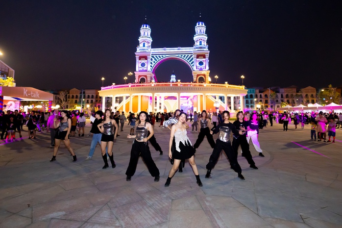 Chơi Tết Trung thu, chu du Nhật - Hàn tại 8WONDER Moon Festival- Ảnh 3. Chơi Tết Trung thu, chu du Nhật - Hàn tại 8WONDER Moon Festival- Ảnh 3.