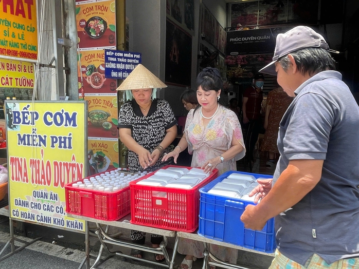 San sẻ nỗi lo với người nghèo- Ảnh 3. San sẻ nỗi lo với người nghèo- Ảnh 3.