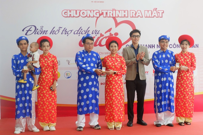 Ra mắt dịch vụ hỗ trợ cưới cho thanh niên công nhân- Ảnh 2. Ra mắt dịch vụ hỗ trợ cưới cho thanh niên công nhân- Ảnh 2.