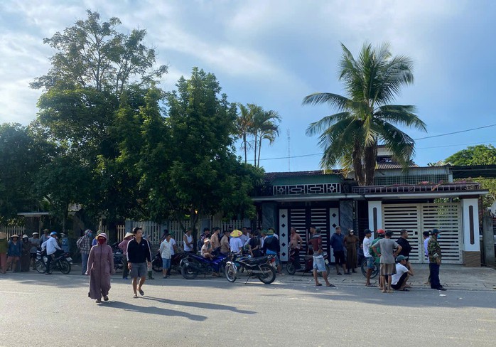 2 vụ nổ kinh hoàng, 4 người thương vong: Lực lượng công binh dò tìm vật liệu nổ- Ảnh 5. 2 vụ nổ kinh hoàng, 4 người thương vong: Lực lượng công binh dò tìm vật liệu nổ- Ảnh 5.