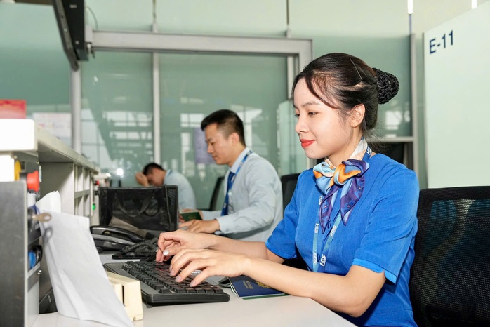 Công ty Phục vụ mặt đất Hà Nội là đơn vị cung cấp dịch vụ mặt đất cho hãng Công ty Phục vụ mặt đất Hà Nội là đơn vị cung cấp dịch vụ mặt đất cho hãng