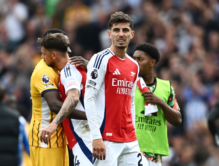 Arsenal nhận thẻ đỏ tranh cãi, Brighton tạm chiếm ngôi đầu Ngoại hạng Anh- Ảnh 7. Arsenal nhận thẻ đỏ tranh cãi, Brighton tạm chiếm ngôi đầu Ngoại hạng Anh- Ảnh 7.