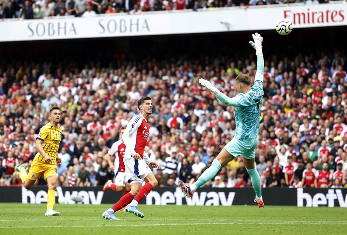 Arsenal nhận thẻ đỏ tranh cãi, Brighton tạm chiếm ngôi đầu Ngoại hạng Anh- Ảnh 3. Arsenal nhận thẻ đỏ tranh cãi, Brighton tạm chiếm ngôi đầu Ngoại hạng Anh- Ảnh 3.