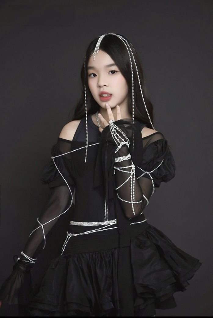 Con trai Đàm Vĩnh Hưng làm quen catwalk- Ảnh 2. Con trai Đàm Vĩnh Hưng làm quen catwalk- Ảnh 2.