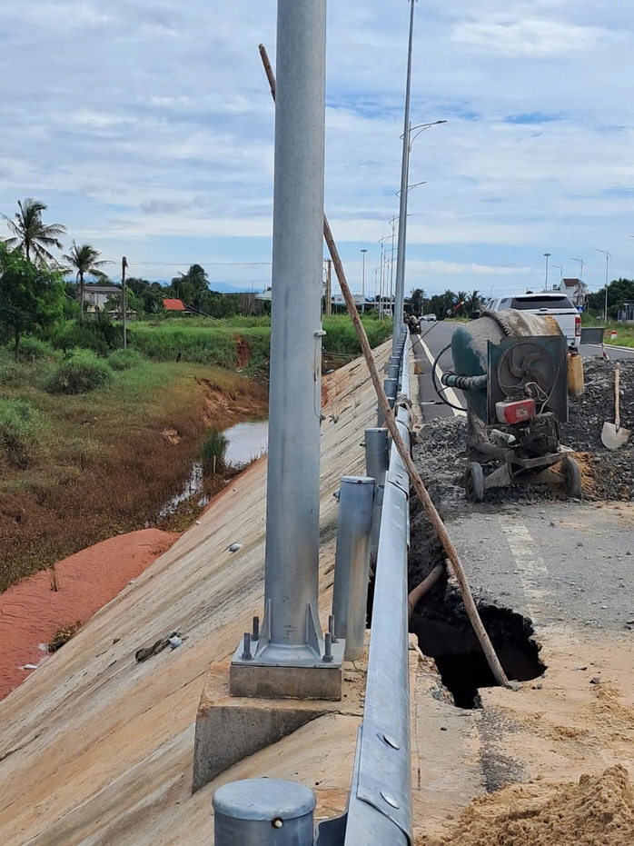 Bình Thuận: Đường gần ngàn tỉ chưa vận hành chính thức đã sạt lở, hở hàm ếch- Ảnh 1. Bình Thuận: Đường gần ngàn tỉ chưa vận hành chính thức đã sạt lở, hở hàm ếch- Ảnh 1.