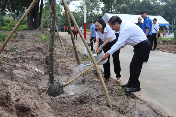 Ngày vui bên con đường mới ở TP Thủ Dầu Một - Ảnh 1. Ngày vui bên con đường mới ở TP Thủ Dầu Một - Ảnh 1.