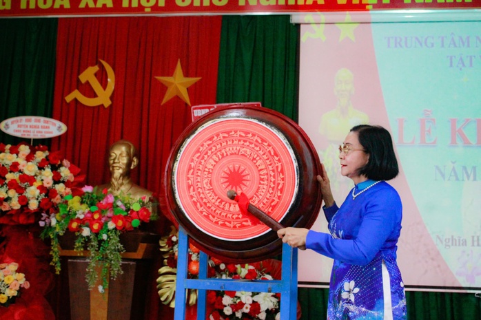 Hơn 1,5 tỉ đồng ủng hộ Trung tâm Nuôi dạy trẻ khuyết tật Võ Hồng Sơn- Ảnh 1. Hơn 1,5 tỉ đồng ủng hộ Trung tâm Nuôi dạy trẻ khuyết tật Võ Hồng Sơn- Ảnh 1.