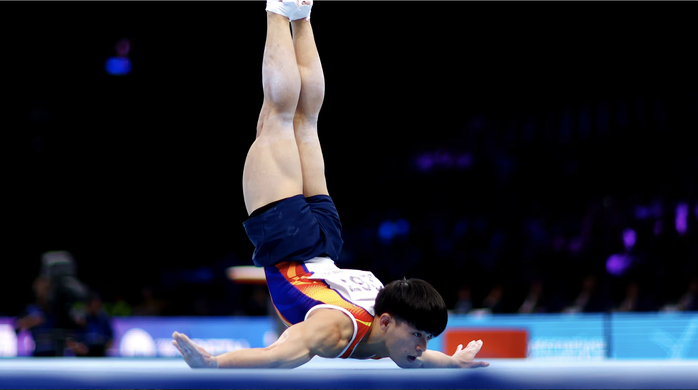 Olympic 2024: "Ông hoàng TDDC" Carlos Yulo giành HCV cho Philippines- Ảnh 3. Olympic 2024: "Ông hoàng TDDC" Carlos Yulo giành HCV cho Philippines- Ảnh 3.