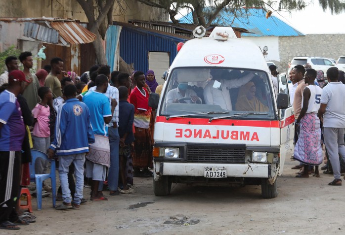 Đánh bom tại nhà hàng nổi tiếng ở Somalia, gần 250 người thương vong- Ảnh 2. Đánh bom tại nhà hàng nổi tiếng ở Somalia, gần 250 người thương vong- Ảnh 2.