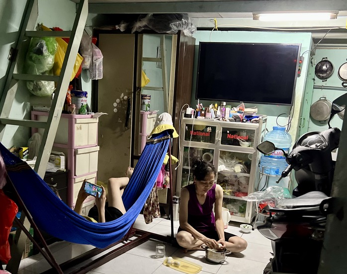 Công nhân lo lắng trước quy định phòng trọ có diện tích ít nhất 5m2/người- Ảnh 2. Công nhân lo lắng trước quy định phòng trọ có diện tích ít nhất 5m2/người- Ảnh 2.