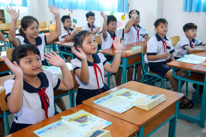 Các thành phố lớn khẩn trương xây dựng trường học mới để đáp ứng nhu cầu đến trường của học sinh. Ảnh: HOÀNG TRIỀU Các thành phố lớn khẩn trương xây dựng trường học mới để đáp ứng nhu cầu đến trường của học sinh. Ảnh: HOÀNG TRIỀU