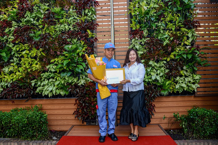 Khen thưởng thợ trẻ đoạt giải vàng Hội thi tay nghề Toyota Việt Nam 2024- Ảnh 2. Khen thưởng thợ trẻ đoạt giải vàng Hội thi tay nghề Toyota Việt Nam 2024- Ảnh 2.