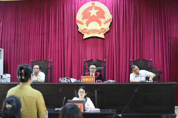 Nữ giám đốc Công ty CP CNTT Lam Hồng cùng thuộc cấp lĩnh án vì hưởng lợi bất chính- Ảnh 2. Nữ giám đốc Công ty CP CNTT Lam Hồng cùng thuộc cấp lĩnh án vì hưởng lợi bất chính- Ảnh 2.