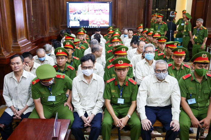 Đại án đăng kiểm: VKSND TP HCM luận tội, đề nghị mức hình phạt đối với các bị cáo- Ảnh 4. Đại án đăng kiểm: VKSND TP HCM luận tội, đề nghị mức hình phạt đối với các bị cáo- Ảnh 4.