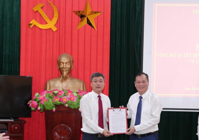 Giới thiệu một giám đốc sở để bầu làm Chủ tịch UBND TP Nam Định- Ảnh 2. Giới thiệu một giám đốc sở để bầu làm Chủ tịch UBND TP Nam Định- Ảnh 2.