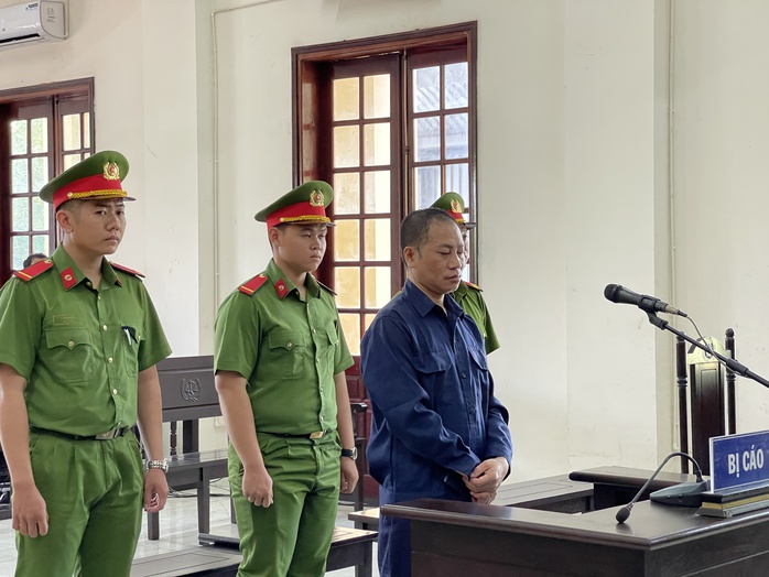 Clip: Tuyên án người tự xưng "đại đức Thích Tâm Phúc”- Ảnh 1. Clip: Tuyên án người tự xưng "đại đức Thích Tâm Phúc”- Ảnh 1.