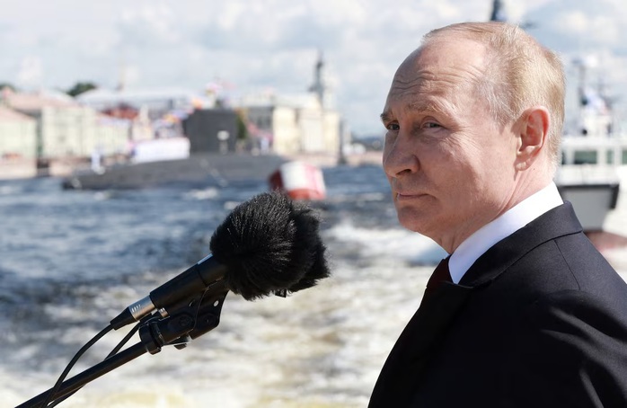 Tổng thống Nga Vladimir Putin được cho là đã đề nghị lãnh tụ tối cao Iran Ayatollah Ali Khamenei phản ứng kiềm chế. Ảnh: Reuters Tổng thống Nga Vladimir Putin được cho là đã đề nghị lãnh tụ tối cao Iran Ayatollah Ali Khamenei phản ứng kiềm chế. Ảnh: Reuters