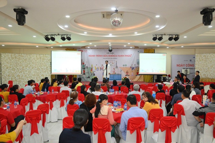 Các công ty bảo hiểm nhân thọ đang tìm giải pháp cải thiện chất lượng dịch vụ nhằm lấy lại niềm tin của người tiêu dùng Ảnh: NGUYỄN HẢI Các công ty bảo hiểm nhân thọ đang tìm giải pháp cải thiện chất lượng dịch vụ nhằm lấy lại niềm tin của người tiêu dùng Ảnh: NGUYỄN HẢI