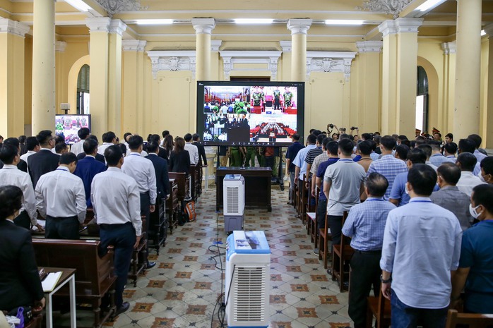 Đại án đăng kiểm: Nhiều bị cáo nói "sốc" sau khi nghe luận tội- Ảnh 1. Đại án đăng kiểm: Nhiều bị cáo nói "sốc" sau khi nghe luận tội- Ảnh 1.