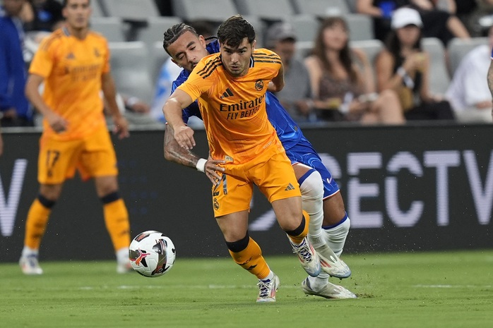 Barcelona hụt bước trước AC Milan, Real Madrid thắng nhàn nhã Chelsea- Ảnh 2. Barcelona hụt bước trước AC Milan, Real Madrid thắng nhàn nhã Chelsea- Ảnh 2.