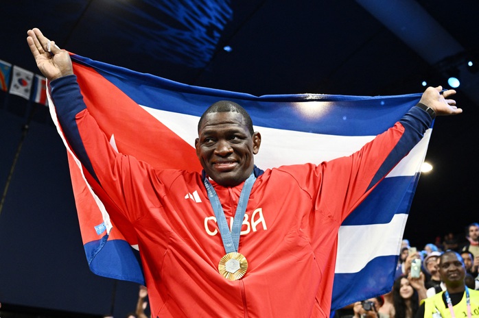 "Siêu võ sĩ" Mijain Lopez Nuñez – VĐV đầu tiên giành HCV tại 5 kỳ Olympic- Ảnh 5. "Siêu võ sĩ" Mijain Lopez Nuñez – VĐV đầu tiên giành HCV tại 5 kỳ Olympic- Ảnh 5.