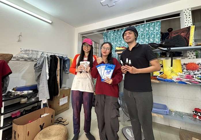 Trạm tiếp nối 0 đồng: Nơi gặp nhau của cho và nhận- Ảnh 1. Trạm tiếp nối 0 đồng: Nơi gặp nhau của cho và nhận- Ảnh 1.