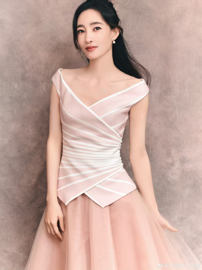 Mỹ nhân bỏ của chạy lấy người vì gặp đại gia "dỏm"- Ảnh 2. Mỹ nhân bỏ của chạy lấy người vì gặp đại gia "dỏm"- Ảnh 2.