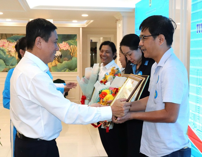 Báo chí góp phần lan tỏa hình ảnh đẹp của tổ chức Công đoàn TP HCM- Ảnh 1. Báo chí góp phần lan tỏa hình ảnh đẹp của tổ chức Công đoàn TP HCM- Ảnh 1.