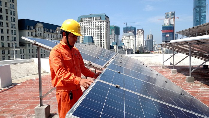 Đề xuất bất ngờ về giá bán điện mặt trời mái nhà tự sản, tự tiêu dư thừa cho EVN- Ảnh 1. Đề xuất bất ngờ về giá bán điện mặt trời mái nhà tự sản, tự tiêu dư thừa cho EVN- Ảnh 1.