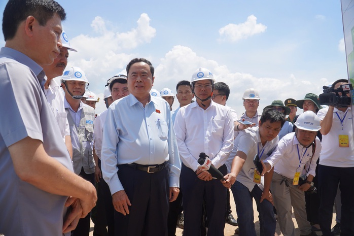 Chủ tịch Quốc hội Trần Thanh Mẫn: Nhìn từ trên cao, một sân bay tầm cỡ đã thấy rõ- Ảnh 1. Chủ tịch Quốc hội Trần Thanh Mẫn: Nhìn từ trên cao, một sân bay tầm cỡ đã thấy rõ- Ảnh 1.