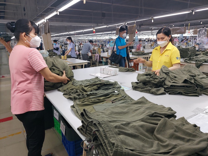 Lúng túng với lương tối thiểu- Ảnh 1. Lúng túng với lương tối thiểu- Ảnh 1.