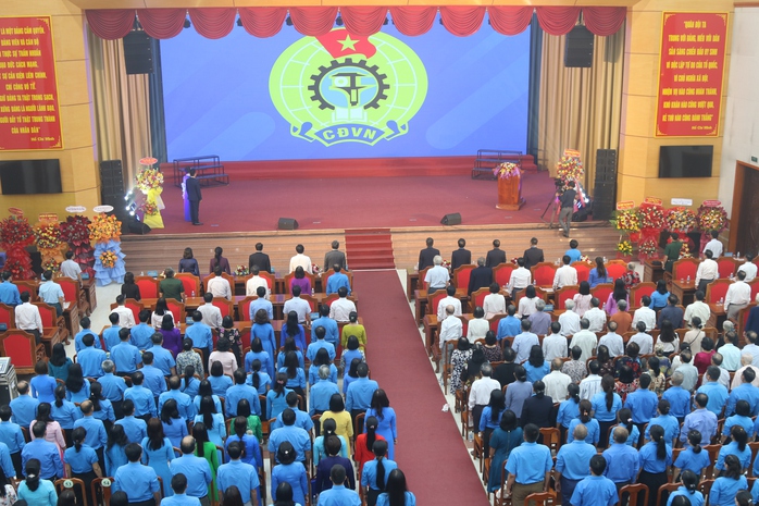 LĐLĐ tỉnh Khánh Hòa nhận Huân chương Độc lập hạng Nhì- Ảnh 3. LĐLĐ tỉnh Khánh Hòa nhận Huân chương Độc lập hạng Nhì- Ảnh 3.