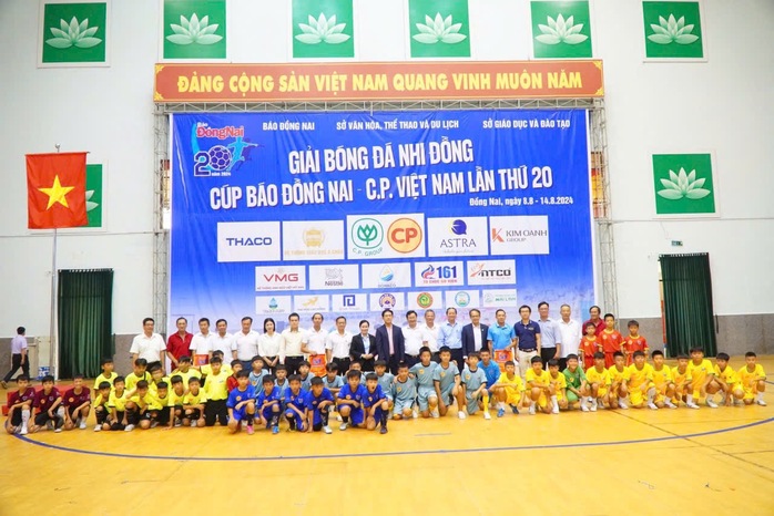 Khởi tranh Giải Bóng đá nhi đồng Cúp Báo Đồng Nai lần thứ 20 năm 2024- Ảnh 1. Khởi tranh Giải Bóng đá nhi đồng Cúp Báo Đồng Nai lần thứ 20 năm 2024- Ảnh 1.