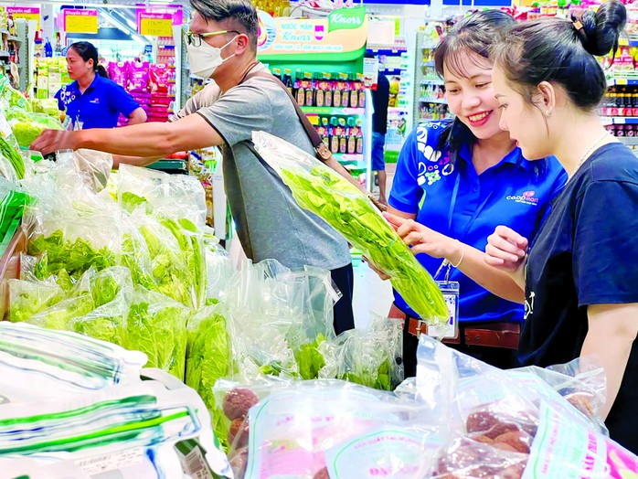 Khách hàng được hưởng nhiều chính sách ưu đãi khi mua sắm tại Co.opmart Khách hàng được hưởng nhiều chính sách ưu đãi khi mua sắm tại Co.opmart