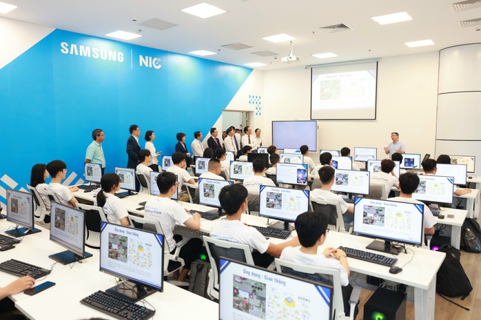 Bộ trưởng Bộ Kế hoạch và Đầu tư Nguyễn Chí Dũng và ông Jensen Huang, Chủ tịch Tập đoàn sản xuất chip NVIDIA (Mỹ), tại một buổi làm việc về ngành bán dẫn vào cuối năm 2023Ảnh: Minh Phong Bộ trưởng Bộ Kế hoạch và Đầu tư Nguyễn Chí Dũng và ông Jensen Huang, Chủ tịch Tập đoàn sản xuất chip NVIDIA (Mỹ), tại một buổi làm việc về ngành bán tỷ lệ kèo góc nhà cái vào cuối năm 2023Ảnh: Minh Phong