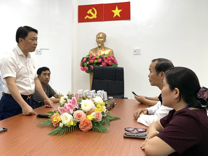 Thăm viếng, hỗ trợ các nạn nhân vụ gãy nhánh cây trong Công viên Tao Đàn- Ảnh 1. Thăm viếng, hỗ trợ các nạn nhân vụ gãy nhánh cây trong Công viên Tao Đàn- Ảnh 1.