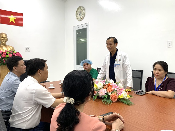 Thăm viếng, hỗ trợ các nạn nhân vụ gãy nhánh cây trong Công viên Tao Đàn- Ảnh 2. Thăm viếng, hỗ trợ các nạn nhân vụ gãy nhánh cây trong Công viên Tao Đàn- Ảnh 2.